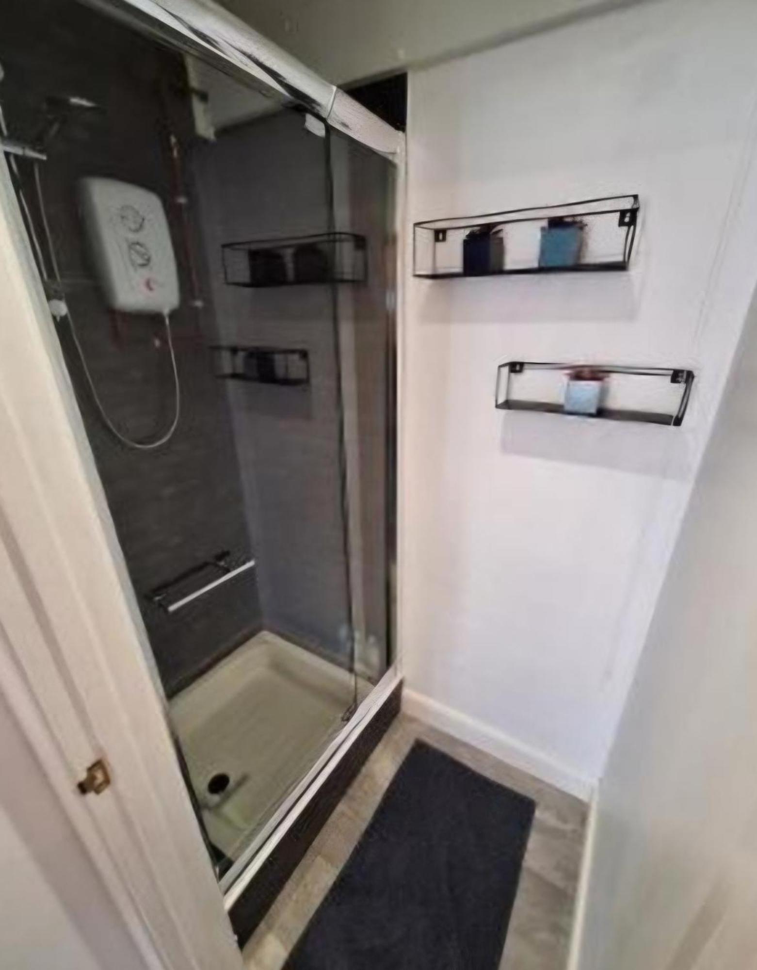Beautiful 2 Bedroom Annexe In Popular Town Location นาร์เบิร์ธ ภายนอก รูปภาพ