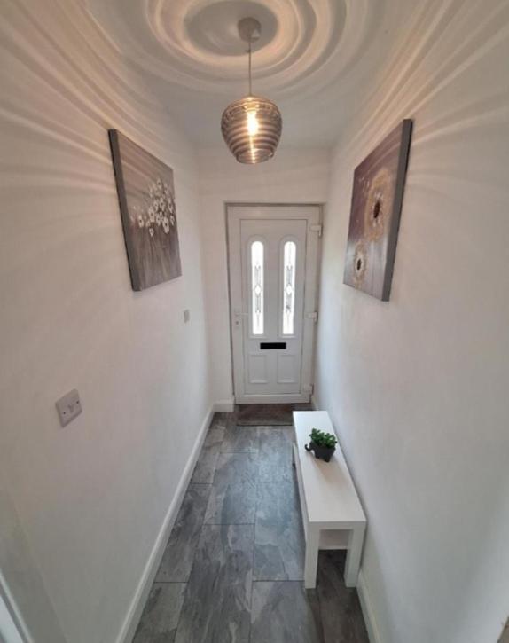 Beautiful 2 Bedroom Annexe In Popular Town Location นาร์เบิร์ธ ภายนอก รูปภาพ