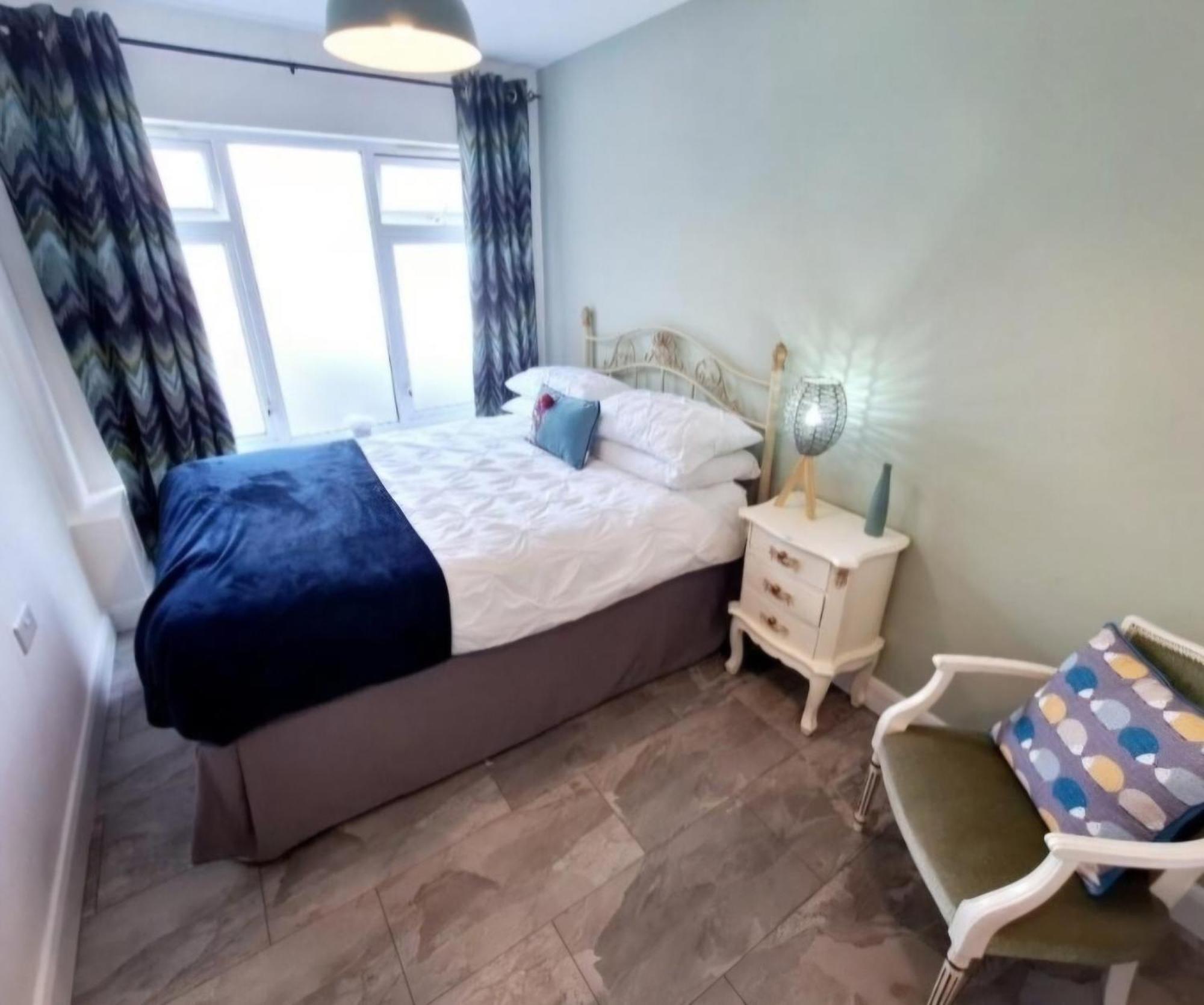 Beautiful 2 Bedroom Annexe In Popular Town Location นาร์เบิร์ธ ภายนอก รูปภาพ