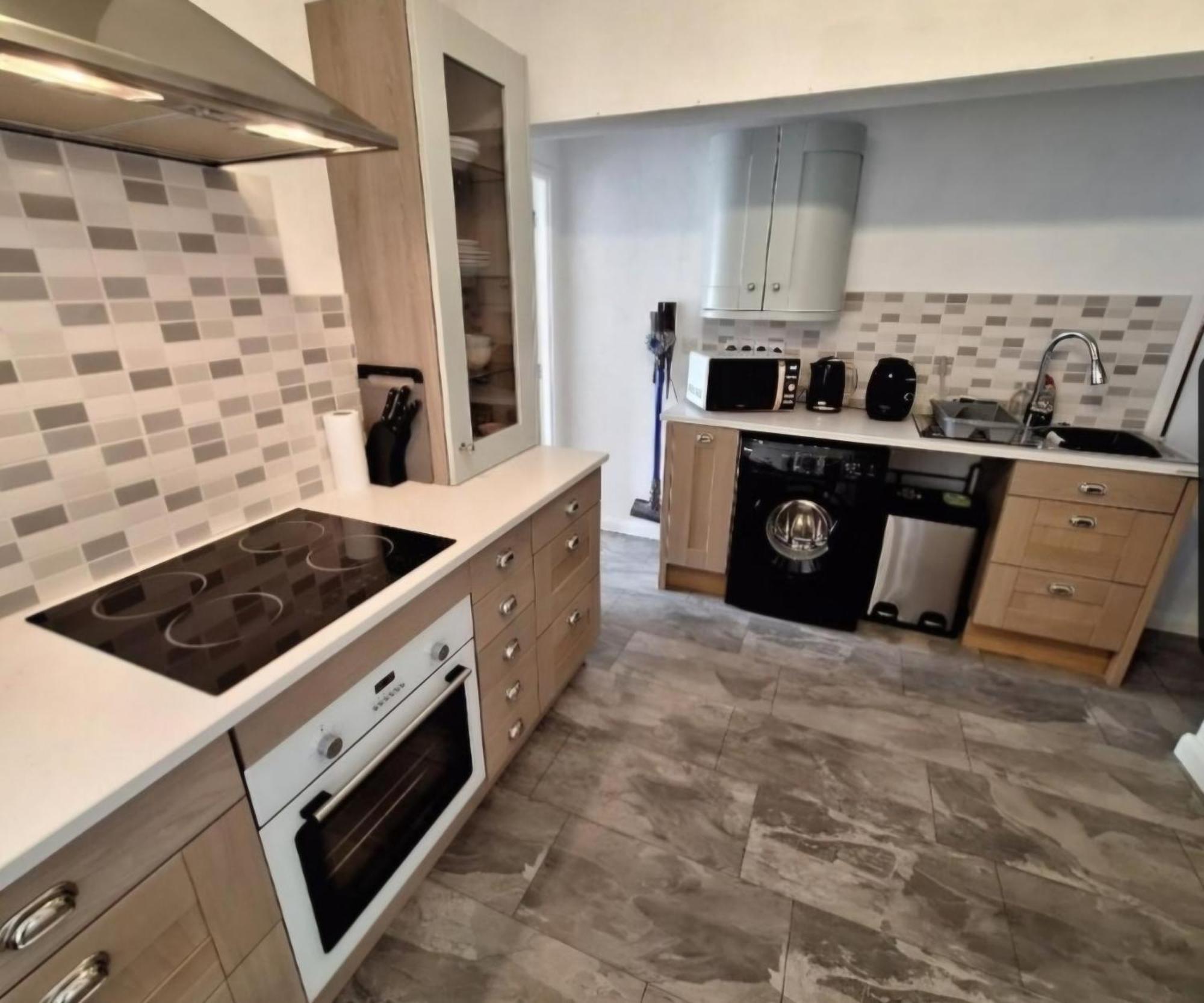 Beautiful 2 Bedroom Annexe In Popular Town Location นาร์เบิร์ธ ภายนอก รูปภาพ